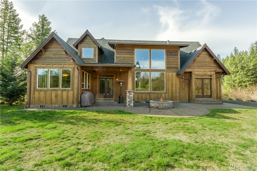 Property Photo:  130 Mohawk Lane  WA 98601 