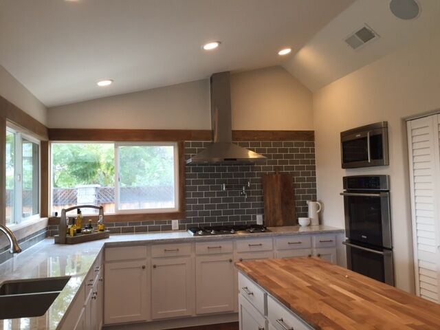 Property Photo:  3115 Quebrada  CA 92009 