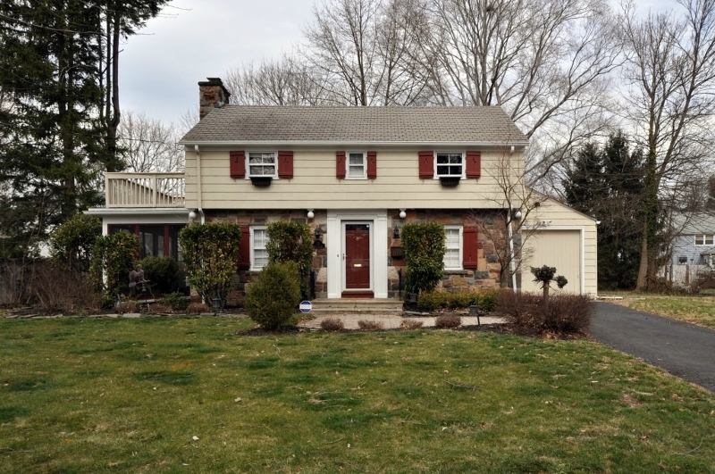 Property Photo:  72 Abbotsford Rd  NJ 07062 