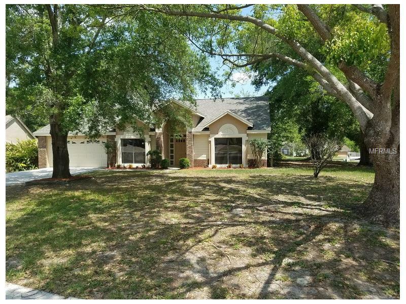 Property Photo:  520 Pinyon Court  FL 32750 