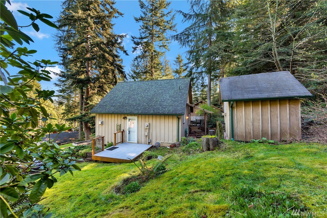 Property Photo:  2921 Cedar Ave  WA 98262 