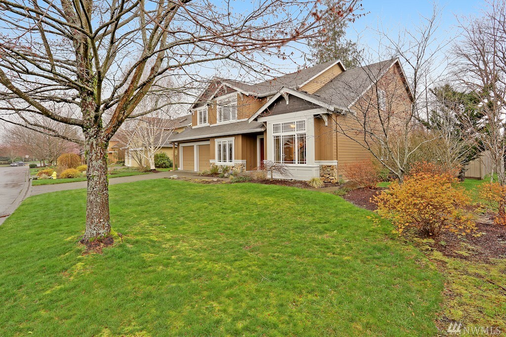 Property Photo:  660 SE 10th St  WA 98045 