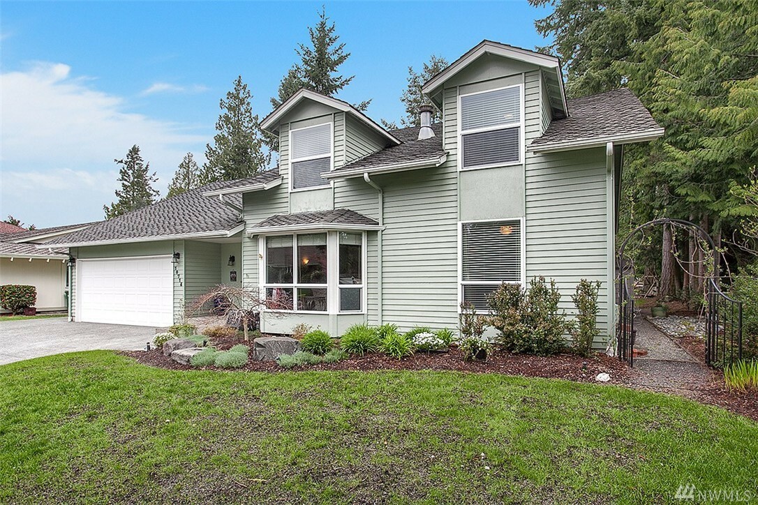 Property Photo:  14718 SE 172nd Place  WA 98058 