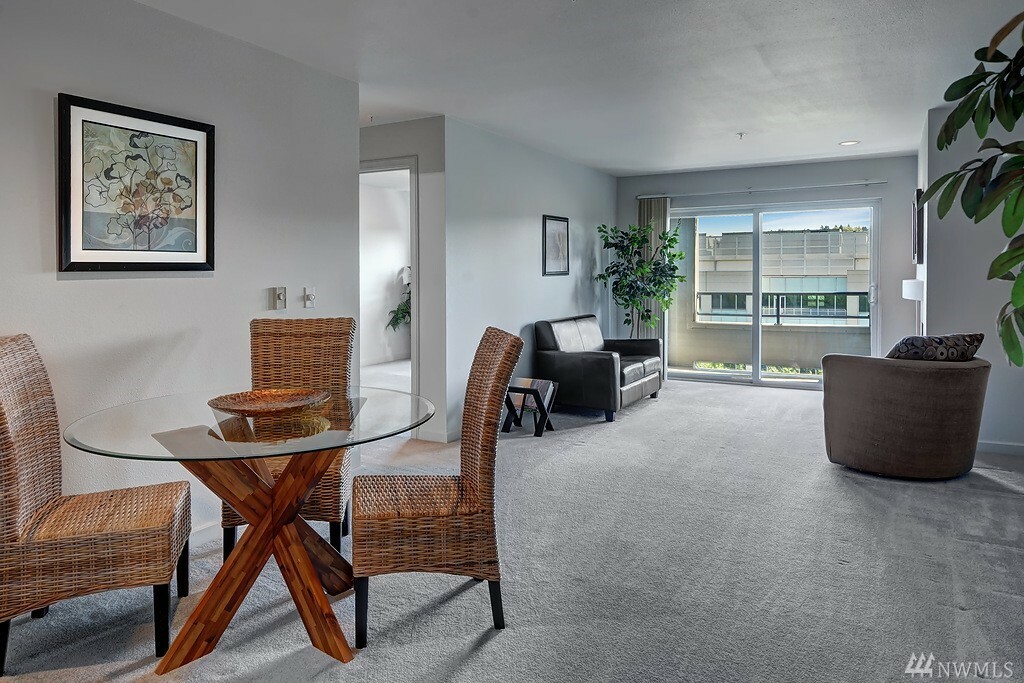 Property Photo: 1504 Aurora Ave N 210 WA 98109