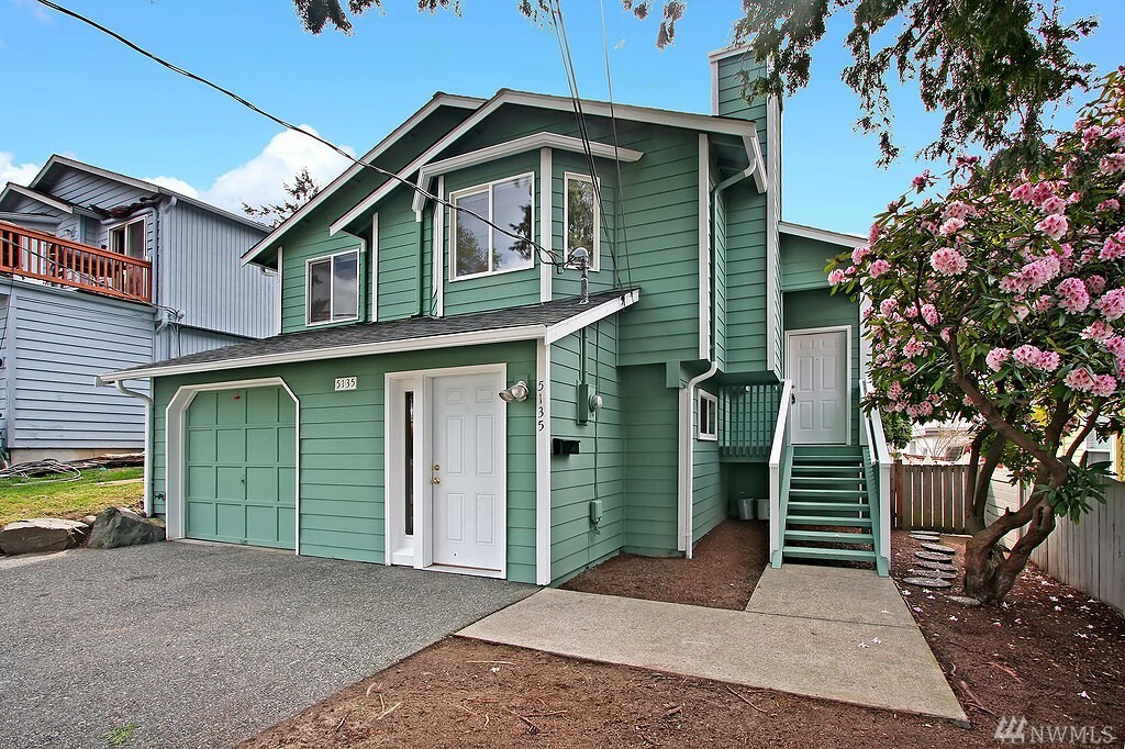 Property Photo:  5135 S Garden St  WA 98118 