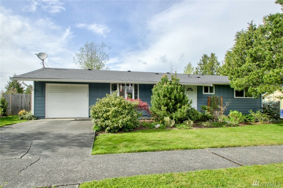 Property Photo:  1829 Viewmont Dr  WA 98273 