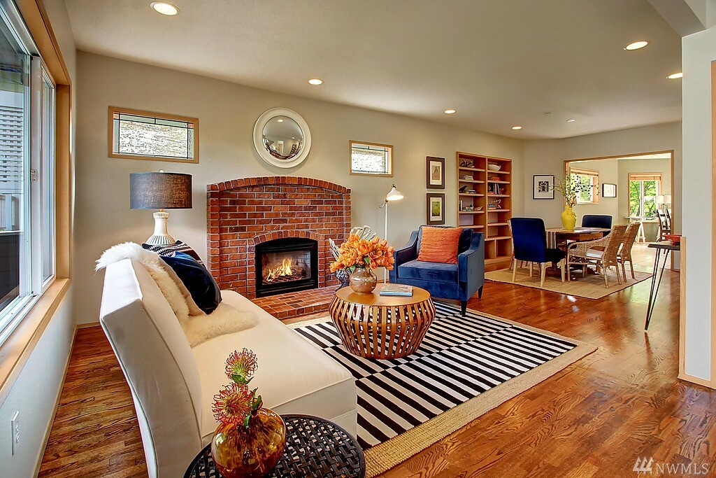 Property Photo: 5809 Kensington Place N WA 98103