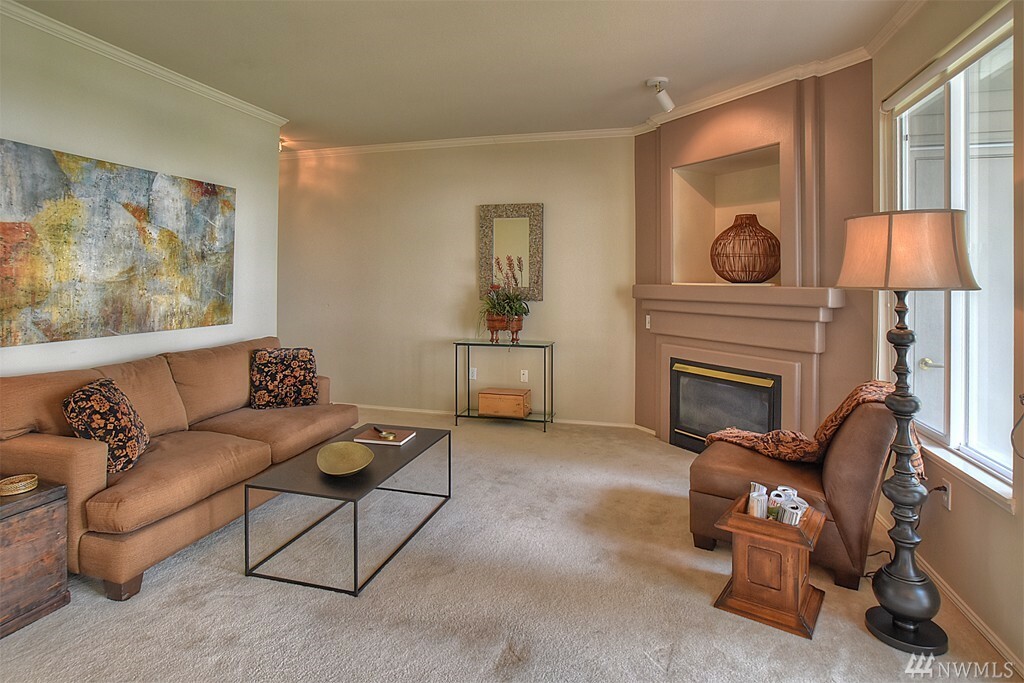 Property Photo: 25235 SE Klahanie Blvd N203 WA 98029