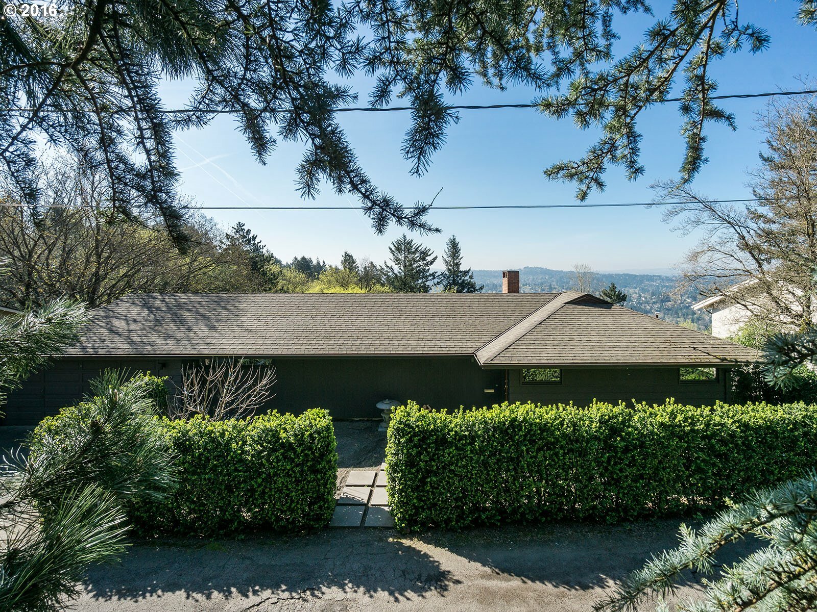 Property Photo: 4217 SW Agate Ln OR 97239
