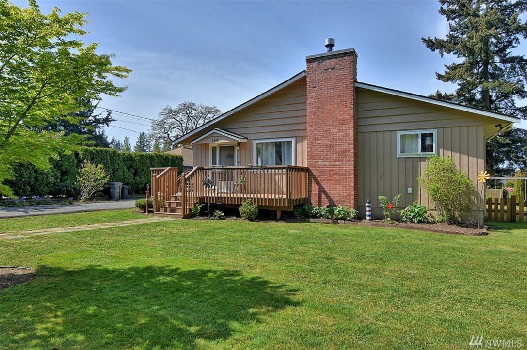 Property Photo:  5610 West Dr  WA 98203 