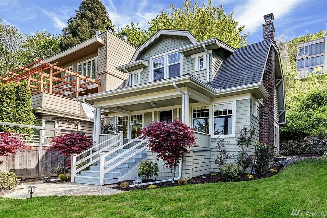 Property Photo:  1606 Lakeview Blvd E  WA 98102 