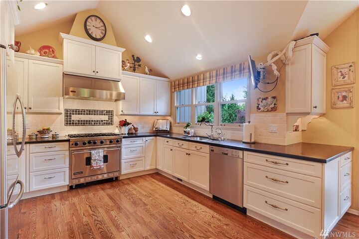 Property Photo:  19726 SE 17th St  WA 98075 