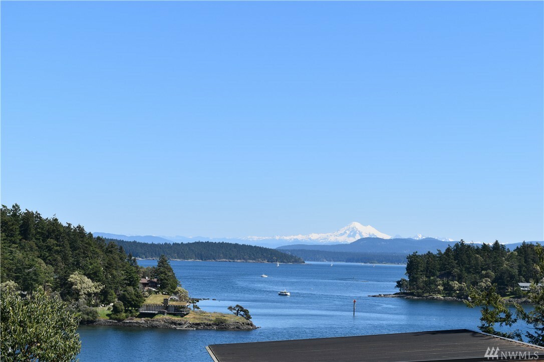 Property Photo: 625 Harrison St B WA 98250