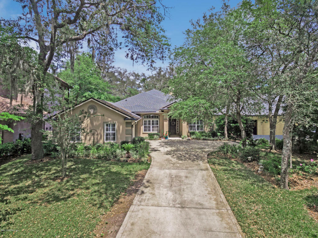 Property Photo: 3716 Berenstain Drive FL 32092