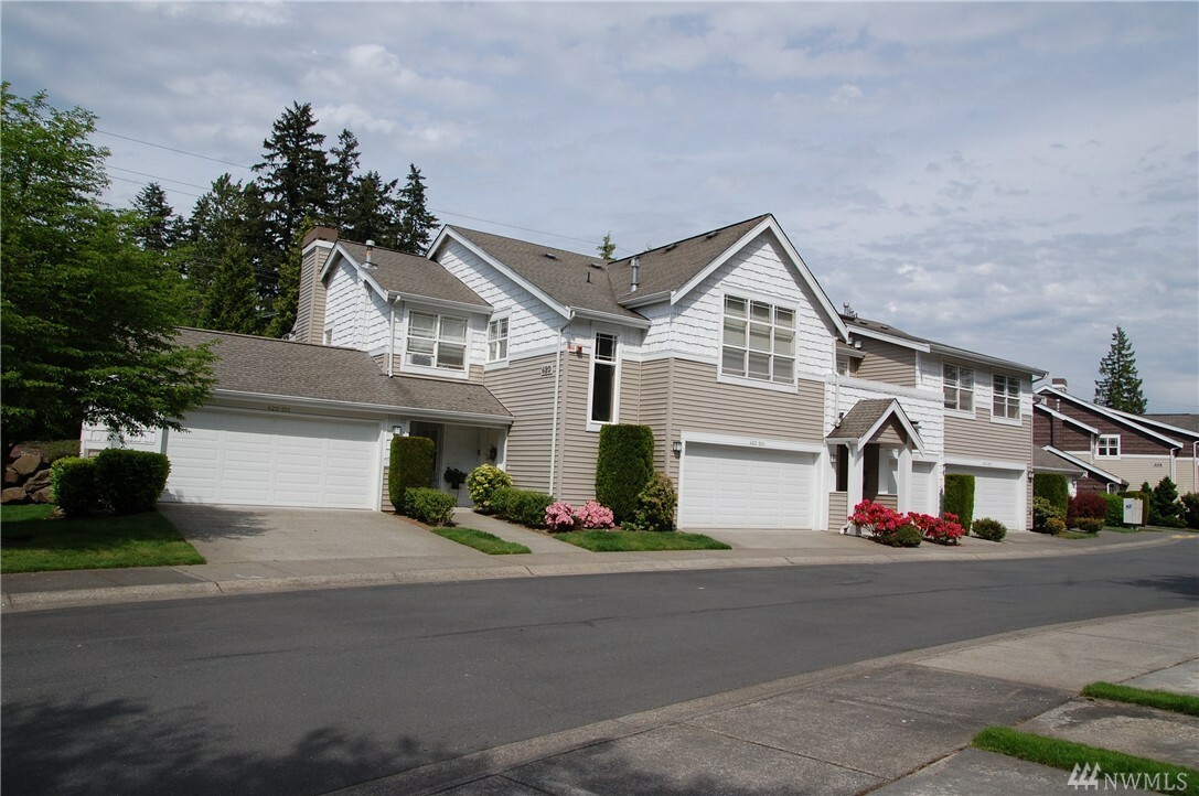 Property Photo:  420 228th St SW 101  WA 98021 
