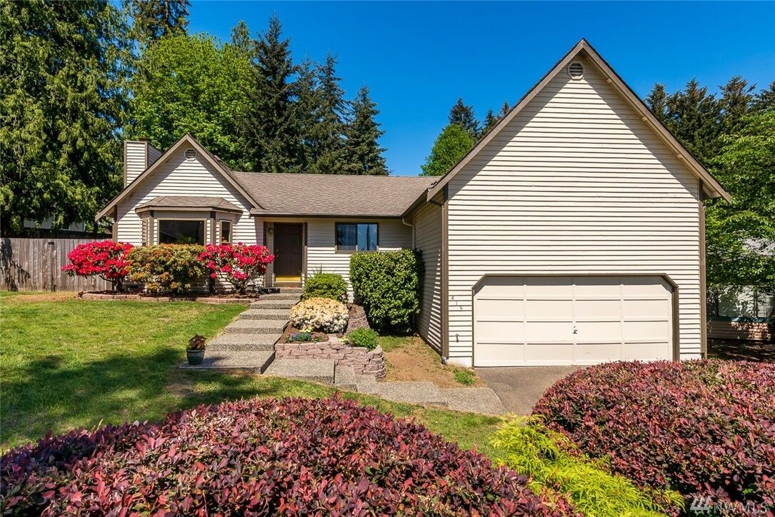 Property Photo:  415 164th Place SE  WA 98012 