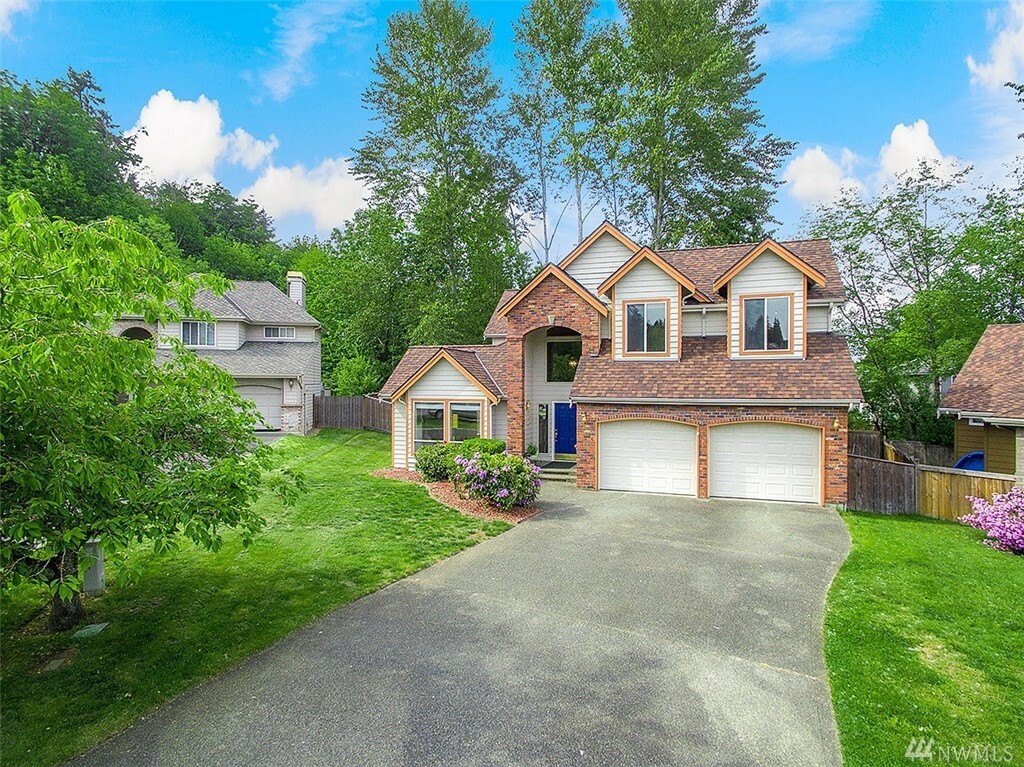 Property Photo: 12144 SE 74th Ct WA 98056