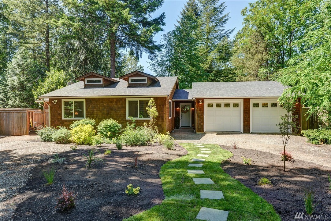 Property Photo:  14401 444th Ave SE  WA 98045 