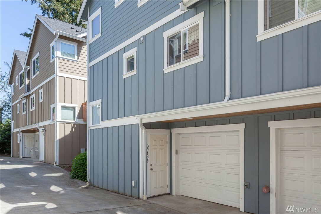 Property Photo:  3016 NE 137th St B  WA 98125 