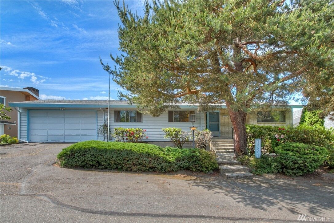 Property Photo: 13807 18th Avenue SW WA 98166