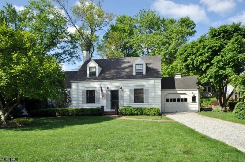 Property Photo:  328 Canterbury Rd  NJ 07090 