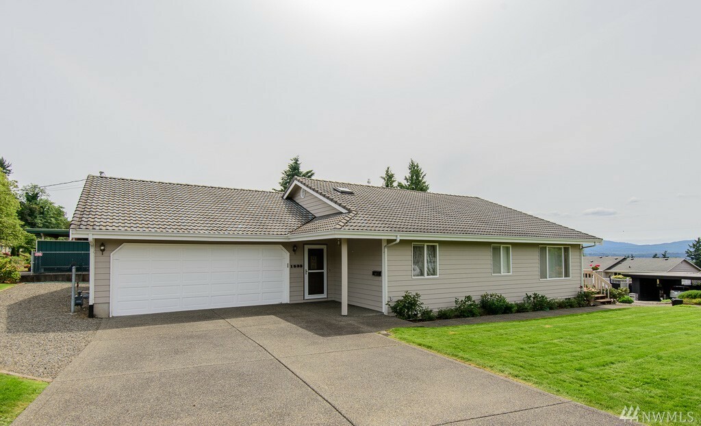 Property Photo:  1533 E 33rd St  WA 98310 