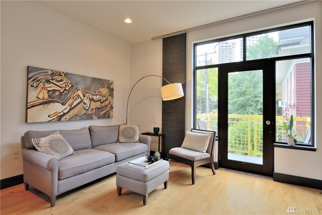 Property Photo:  615 E Pike Street 307  WA 98122 