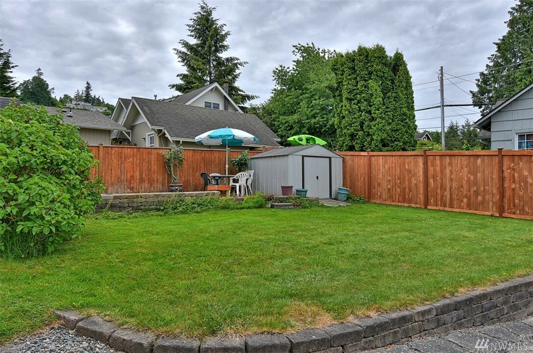 Property Photo:  907 3rd St  WA 98275 