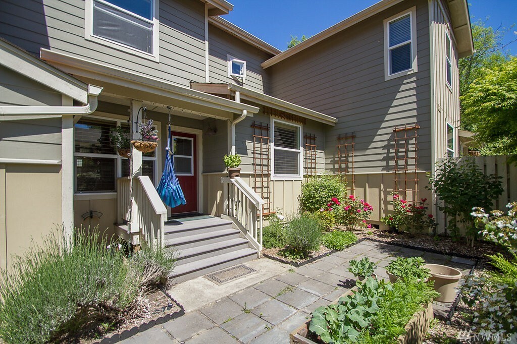 Property Photo:  7761 Beacon Place NE 105  WA 98311 