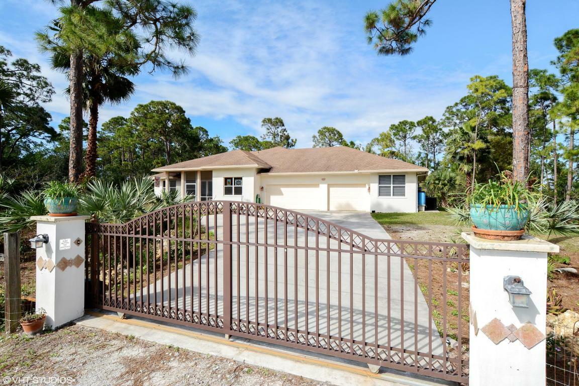 Property Photo: 18097 93rd Road N FL 33470