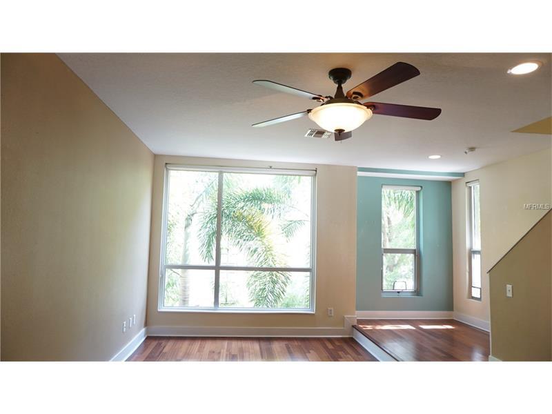 Property Photo: 325 5th Avenue S 8 FL 33701