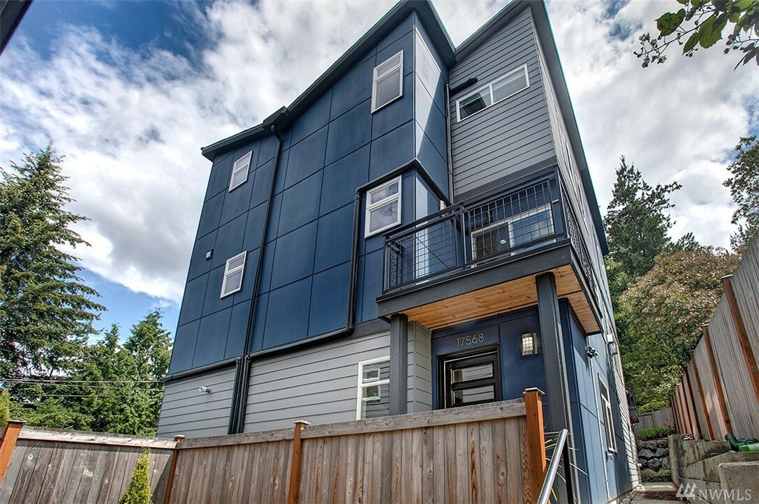 Property Photo:  17568 12th Ave NE  WA 98155 