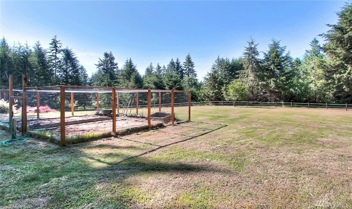 Property Photo: 1422 11th Lane WA 98333