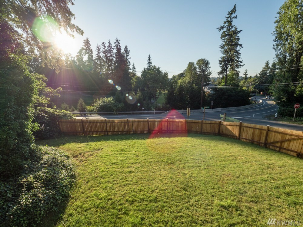 Property Photo:  15526 Juanita Dr NE  WA 98028 