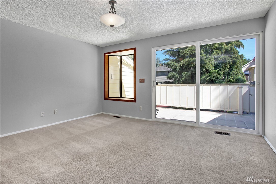 Property Photo:  2440 140th Ave NE 32  WA 98005 