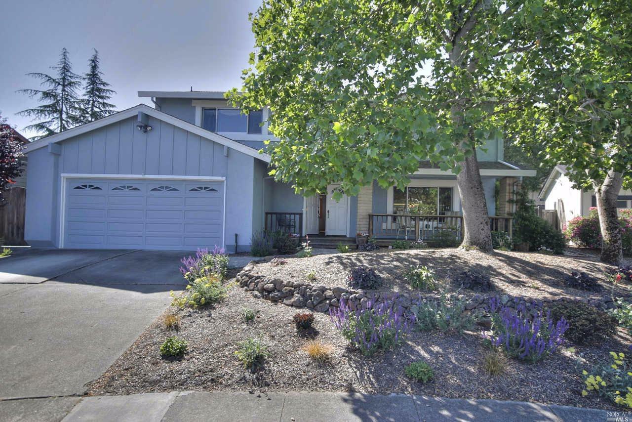 Property Photo:  7 Azalea Court  CA 94954 