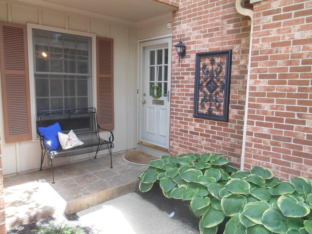 Property Photo:  1243 Kenbrook Hills Drive  OH 43220 