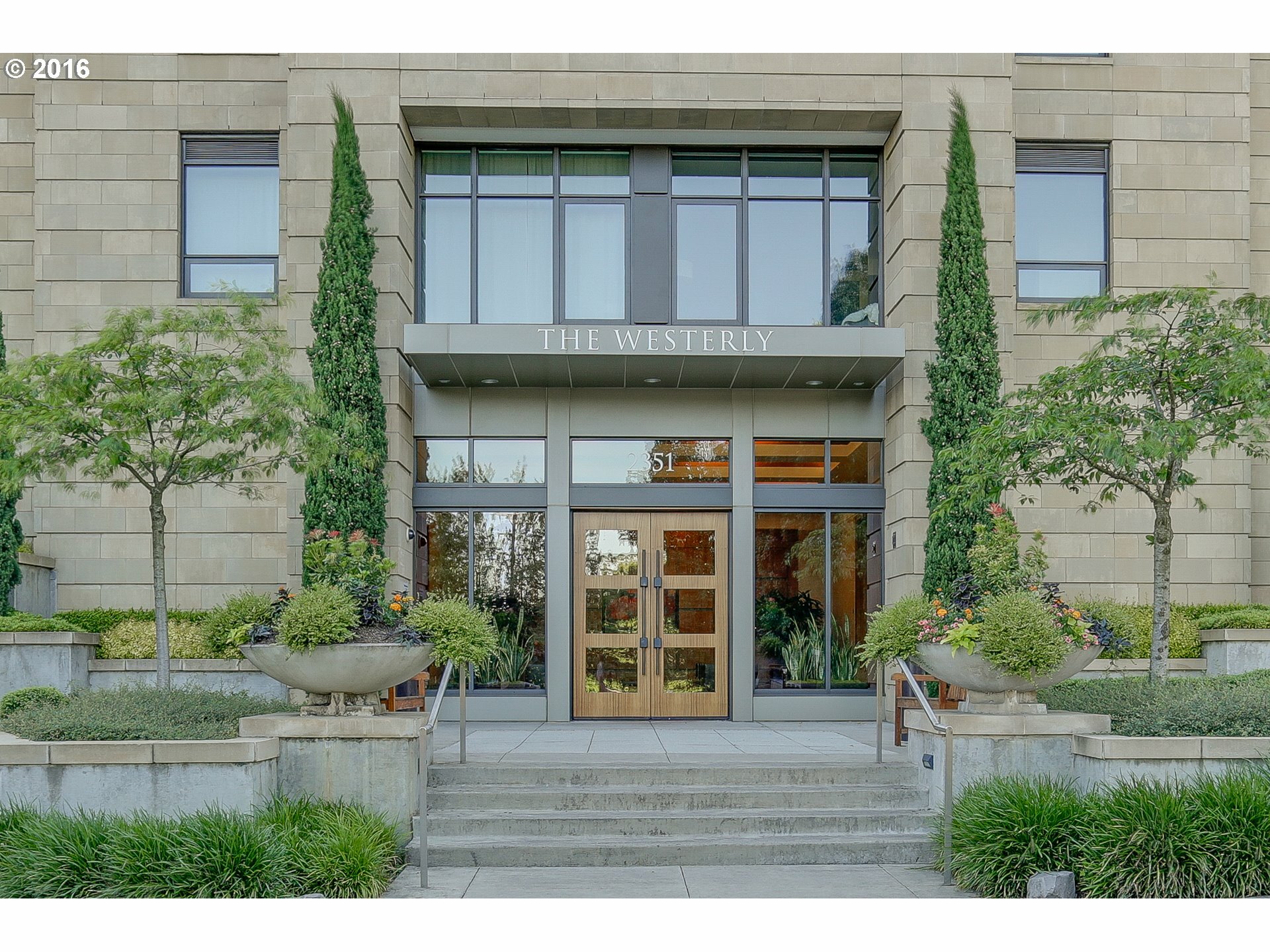 Property Photo: 2351 NW Westover Rd 1206 OR 97210