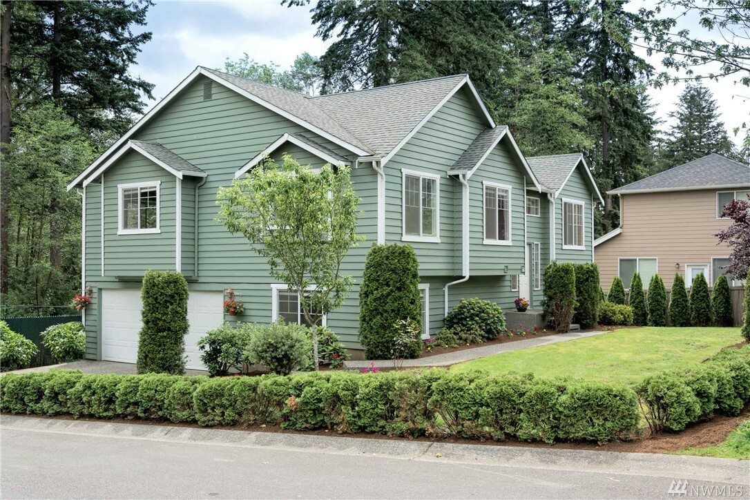 Property Photo:  19410 77th Place NE  WA 98028 