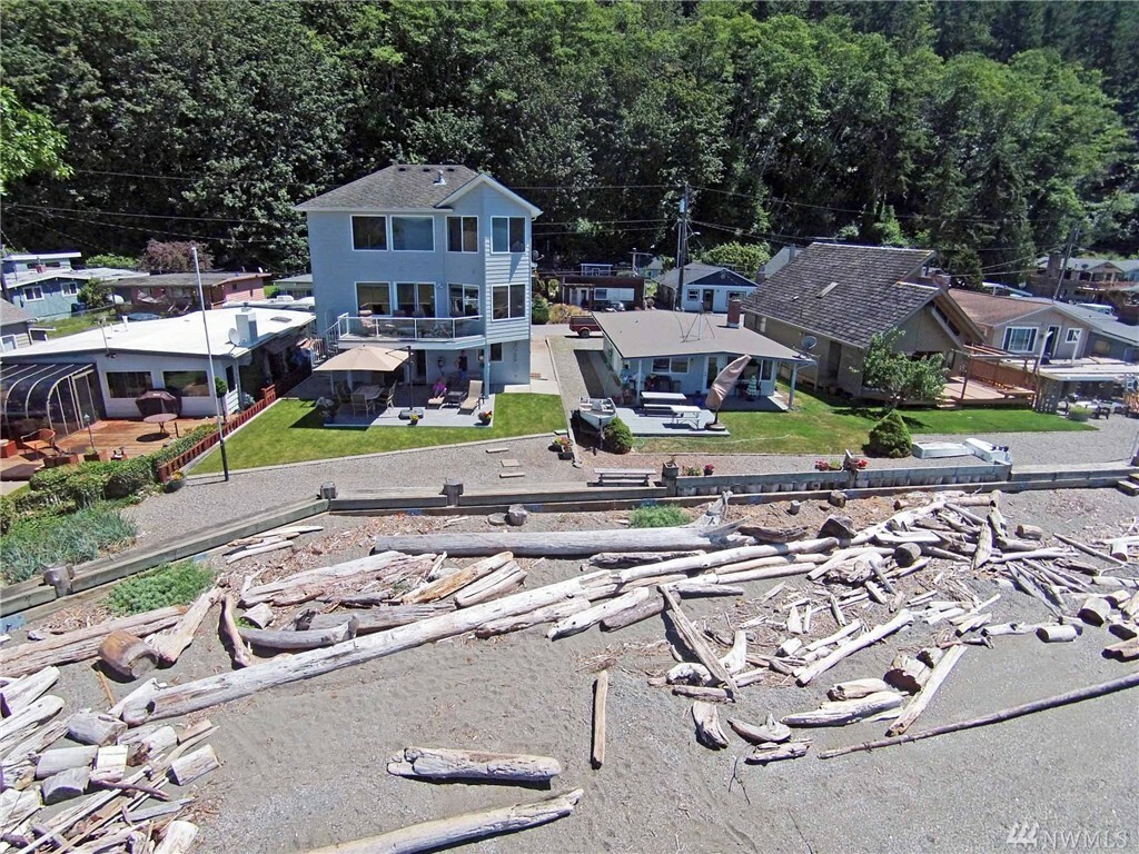 Property Photo: 14210 Evergreen Wy WA 98292