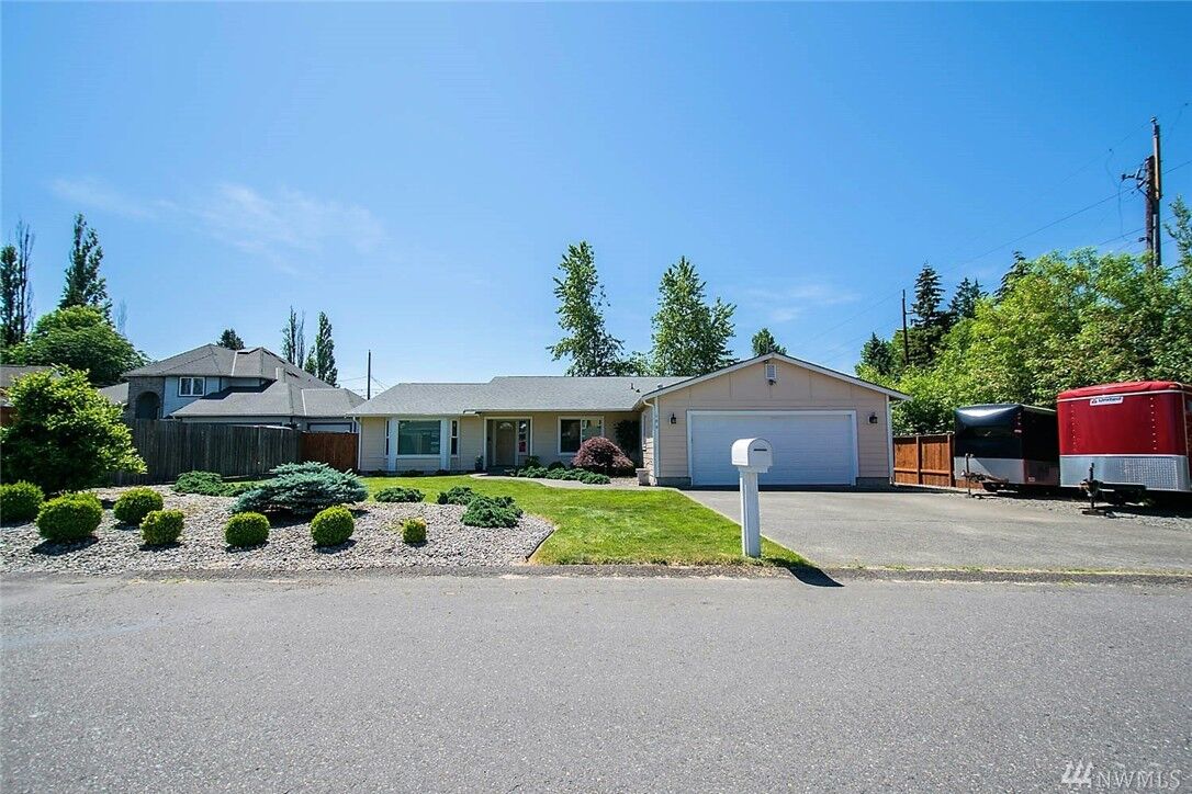 Property Photo: 106 105th Stct E WA 98445