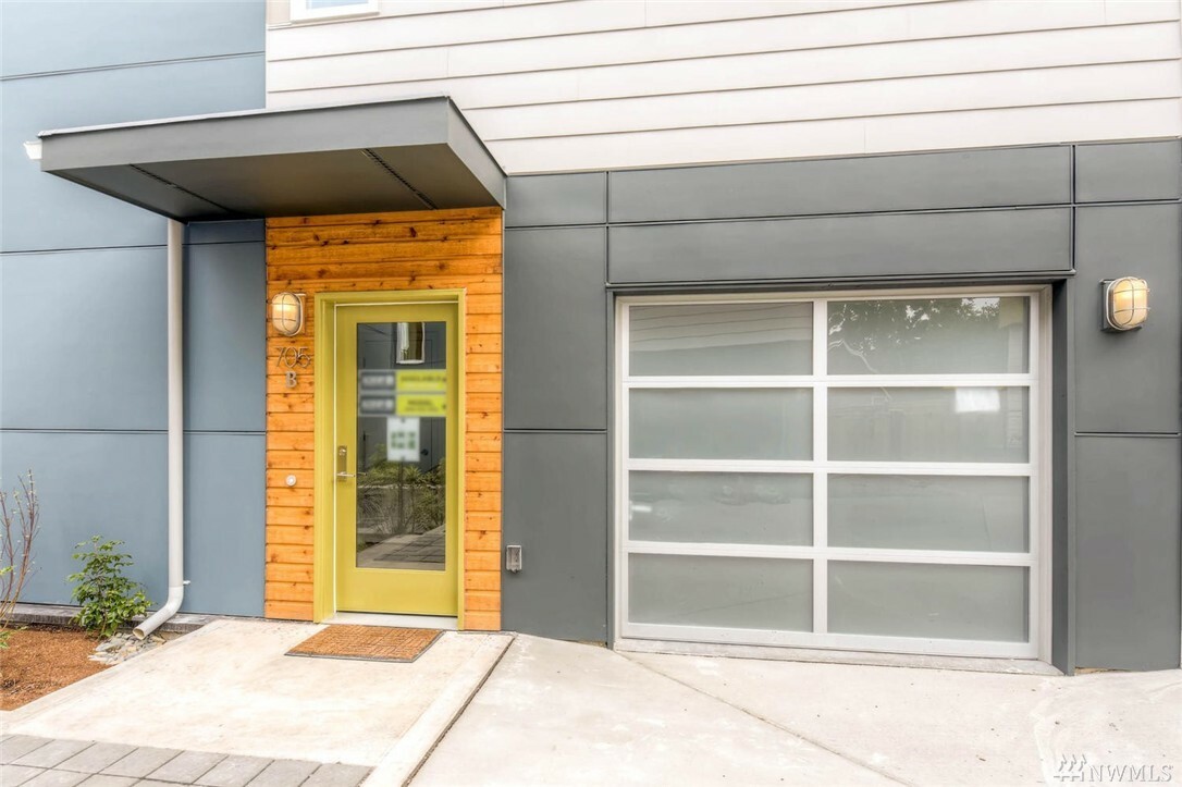Property Photo: 705 18th Ave S WA 98144