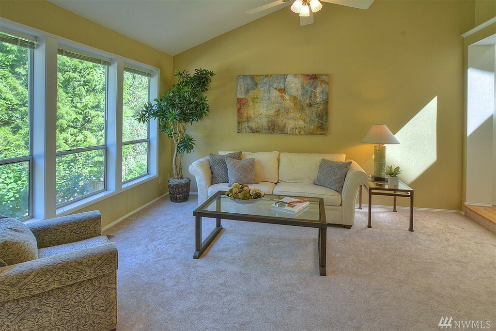 Property Photo: 4305 245th Ave SE WA 98029