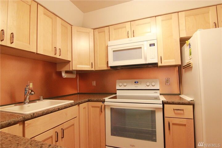 Property Photo:  4020 S 158th St A  WA 98188 