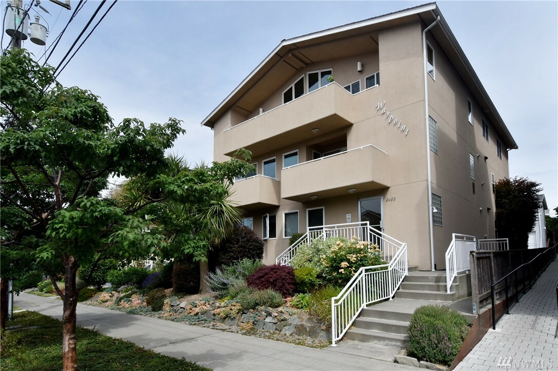 Property Photo:  2422 NW 58th St 201  WA 98107 