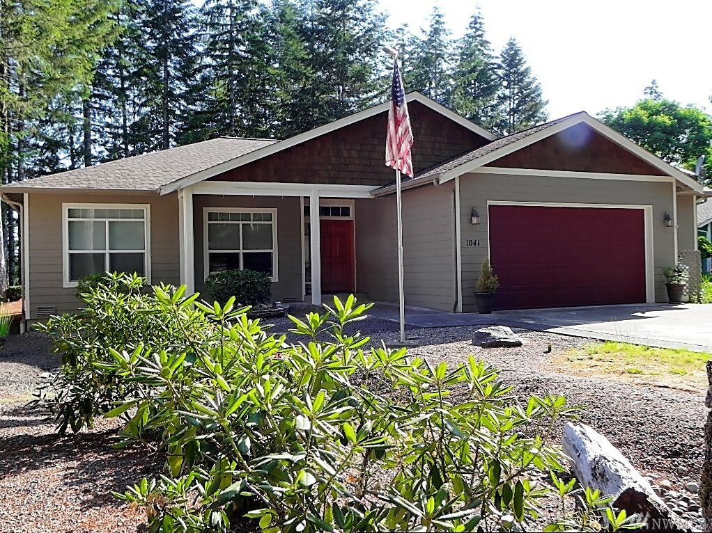 Property Photo:  1041 E Vine Maple Lane  WA 98592 