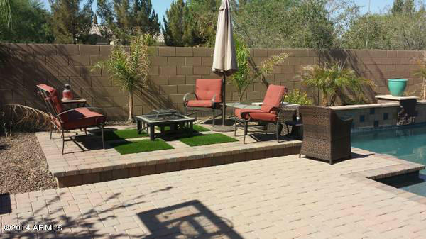 Property Photo:  2057 E Desert Broom Drive  AZ 85286 