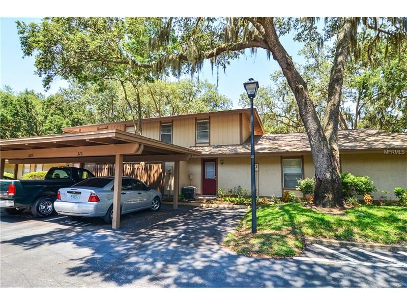 Property Photo: 3209 Elk Court FL 33511