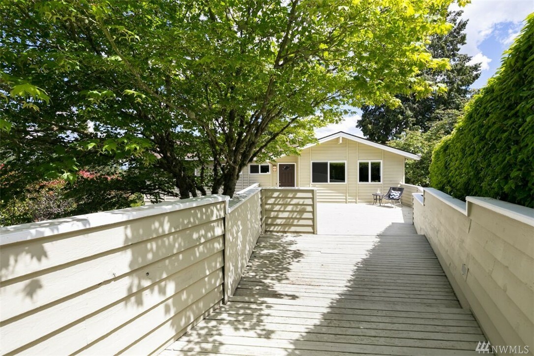 Property Photo:  5449 NE 200th Place  WA 98155 