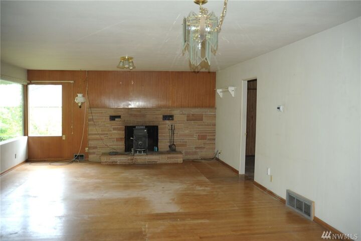 Property Photo:  21625 92nd Ave W  WA 98020 